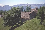 Baita interamente in sasso a vista costruita sul pendio della Conca della Colma di Craveggia